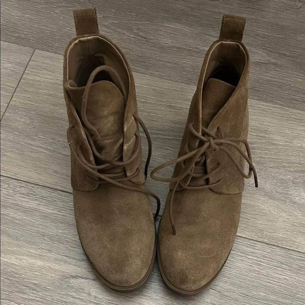 AEROSOLES Women's Tan Suede Ankle Booties